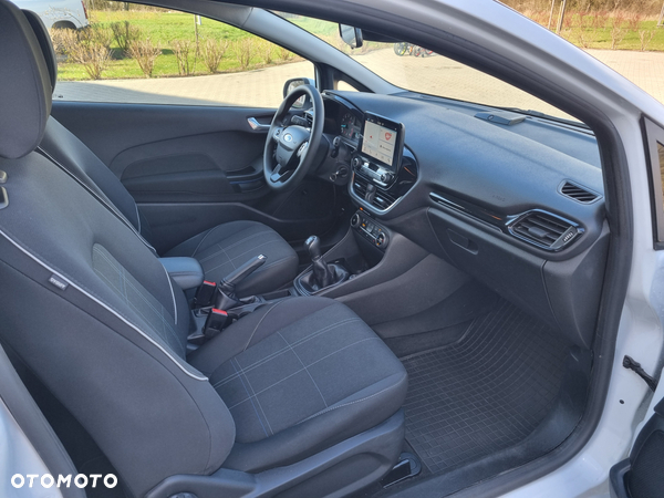 Ford Fiesta 1.1 S&S TITANIUM - 11