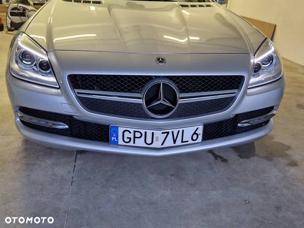 Mercedes-Benz SLK 250 (BlueEFFICIENCY) 7G-TRONIC - 23