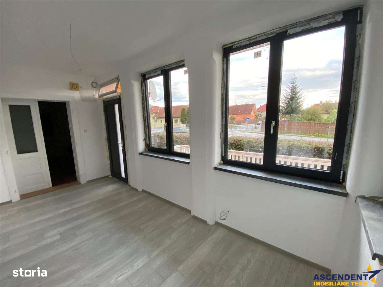 TUR 3D! In areal apreciabil,particulara casa cu 680 mp teren,Miercurea - Imagine principală: 2/18
