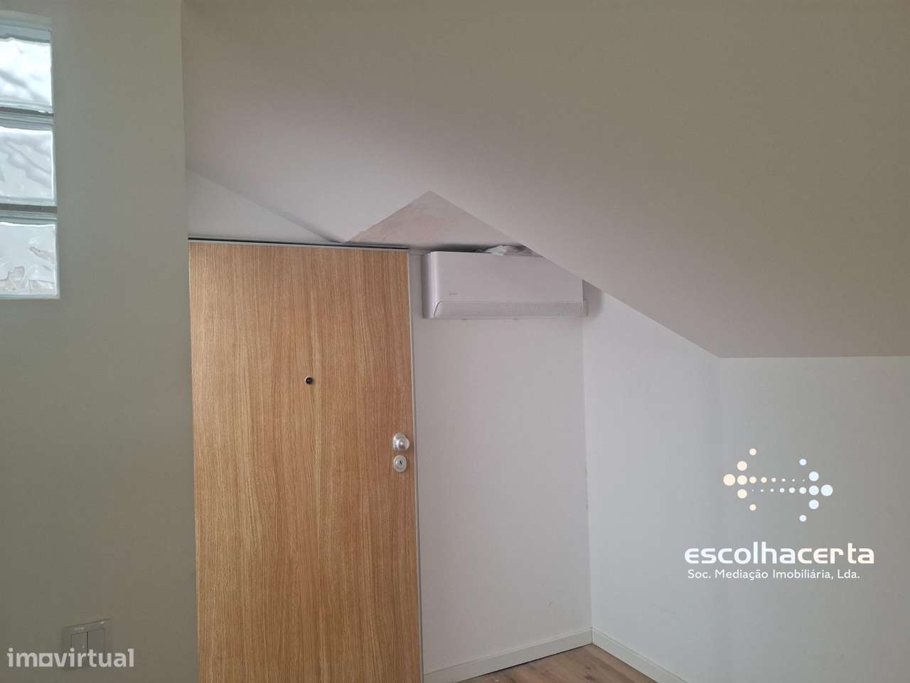 Apartamento T2 com Terraço Baixa de Setúbal-18