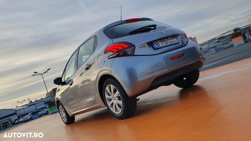 Peugeot 208 1.2 L PureTech Style - 24