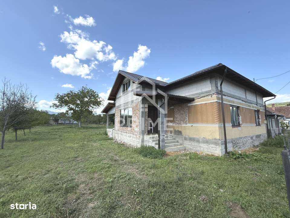 Casa individuala de vanzare – 200 MP UTILI | 1800 MP-TEREN | STREMT - Imagine principală: 4/14