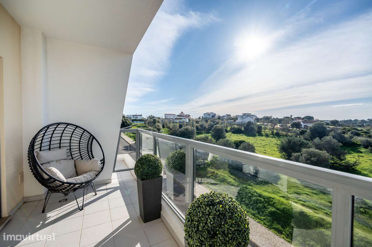DUPLEX T2 DE CANTO COM AMPLAS VARANDAS E GARAGEM PERTO DA PRAIA!-29