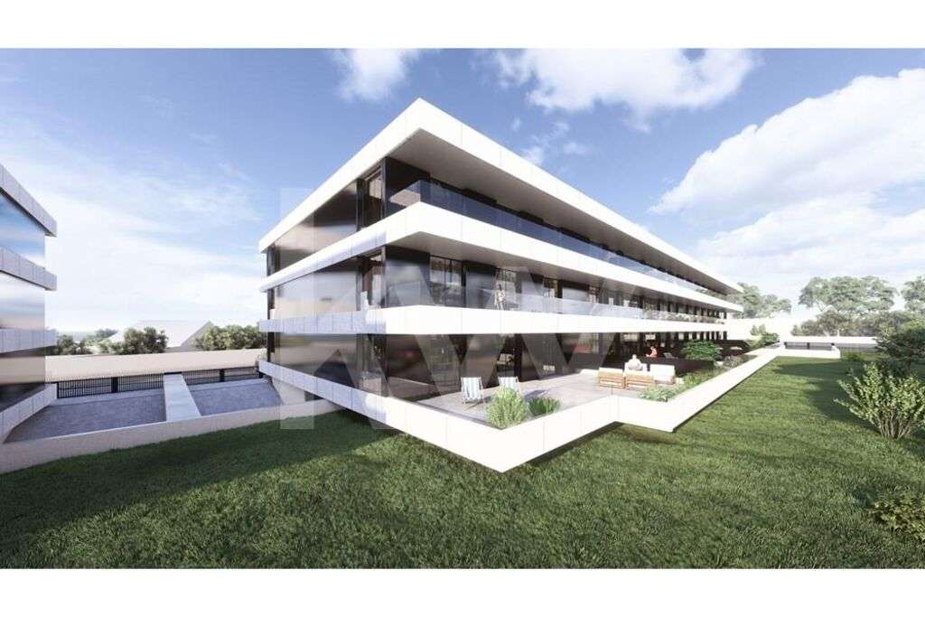 Excelente apartamento, de tipologia T3, com lugar de garagem duplo e a - Grande imagem: 2/9