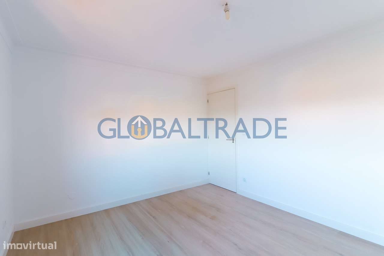 Apartamento T2 Renovado & Equipado em Rio Tinto-16