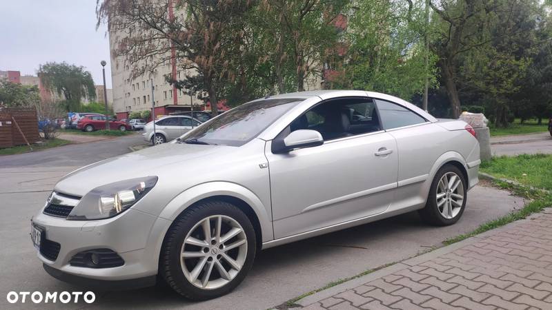 Opel Astra TwinTop 1.8 Enjoy - 1