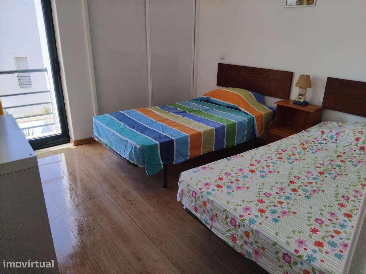 Exclusivo T2 com vista mar na Meia Praia-9