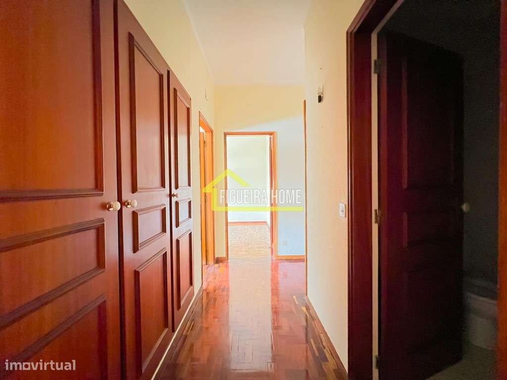 Andar de moradia com 4 quartos, garagem e anexo-3