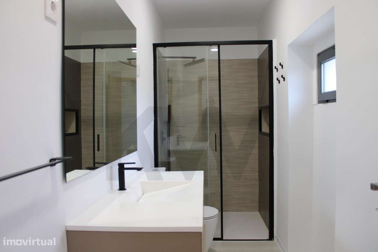 Moradia T2 Totalmente Renovada em fase de acabamentos- Aguiar – Via - Grande imagem: 3/24