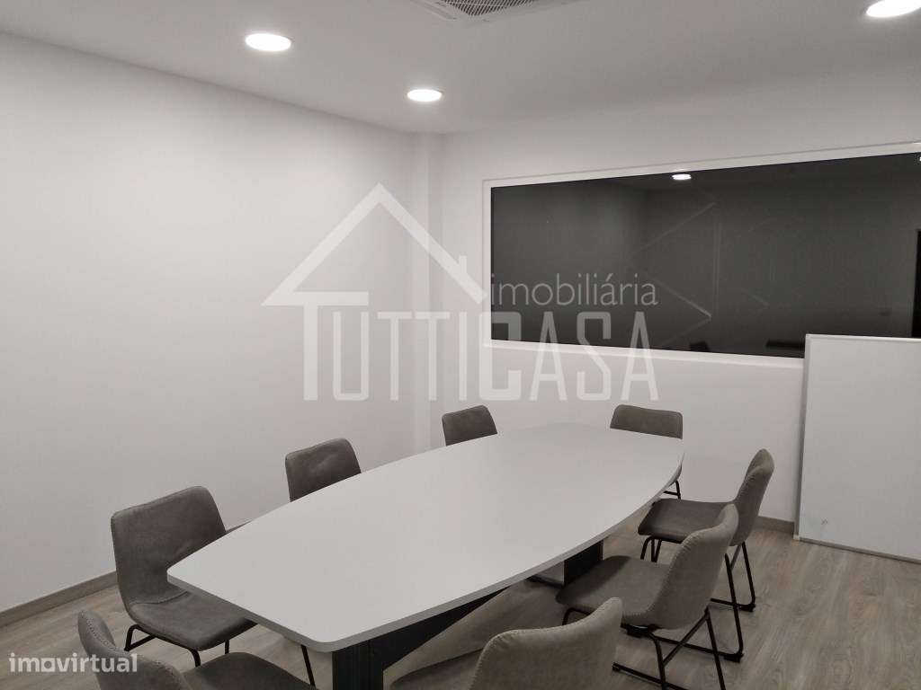 Armazém industrial em São Miguel de Alcainça-8