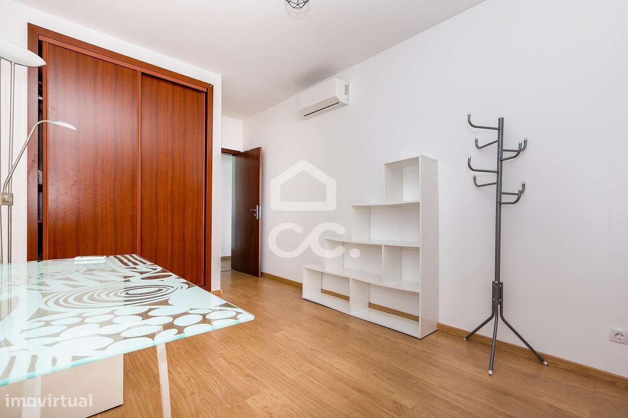 Apartamento T2 de Rés do Chão c/ Varanda e Lugar de Garagem | Villas d-10