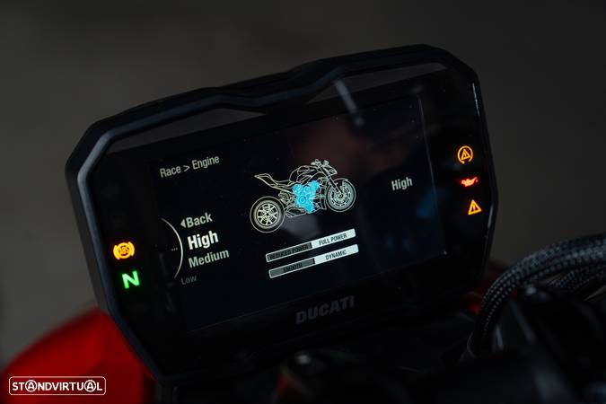 Ducati Streetfighter V4S - 25