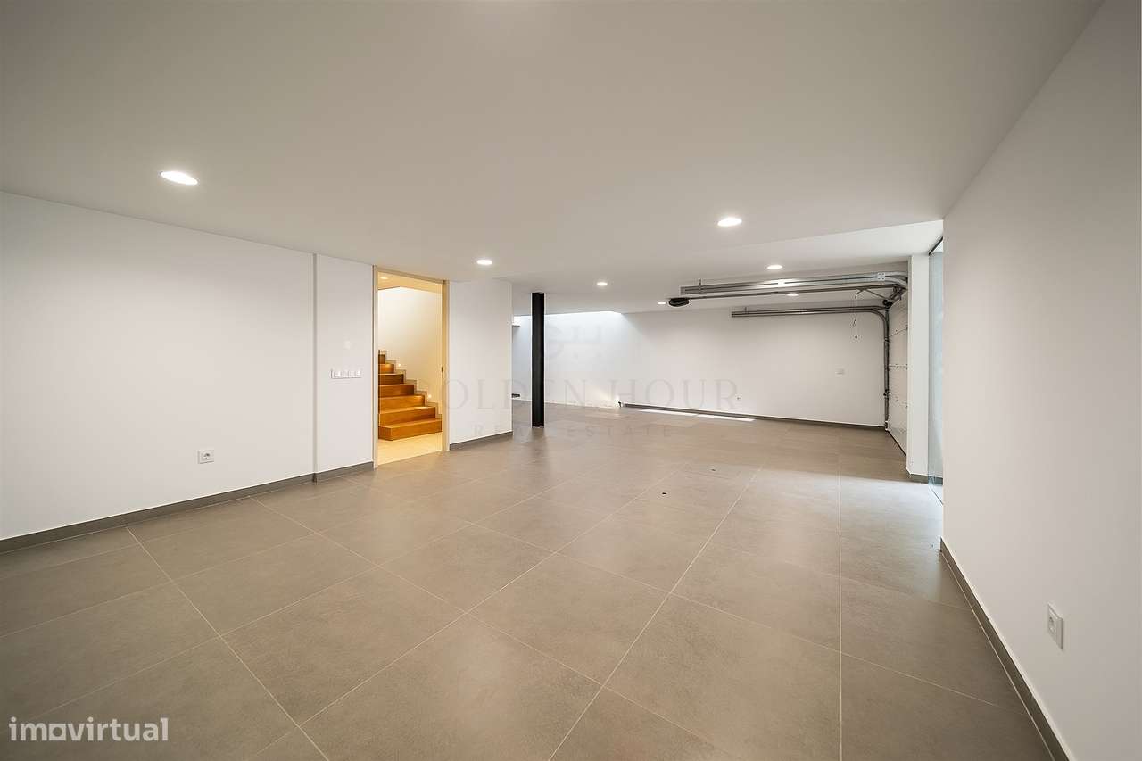 Moradia T4 de Luxo em Canidelo com Vista Mar | Golden Hour Real Estate-12