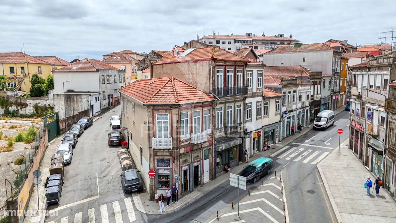 Prédio com projeto aprovado para obras - Grande imagem: 2/31