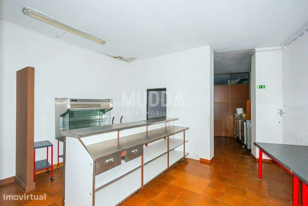 Espaço Comercial Premium com 715 m2 no Centro de Aveiro-11