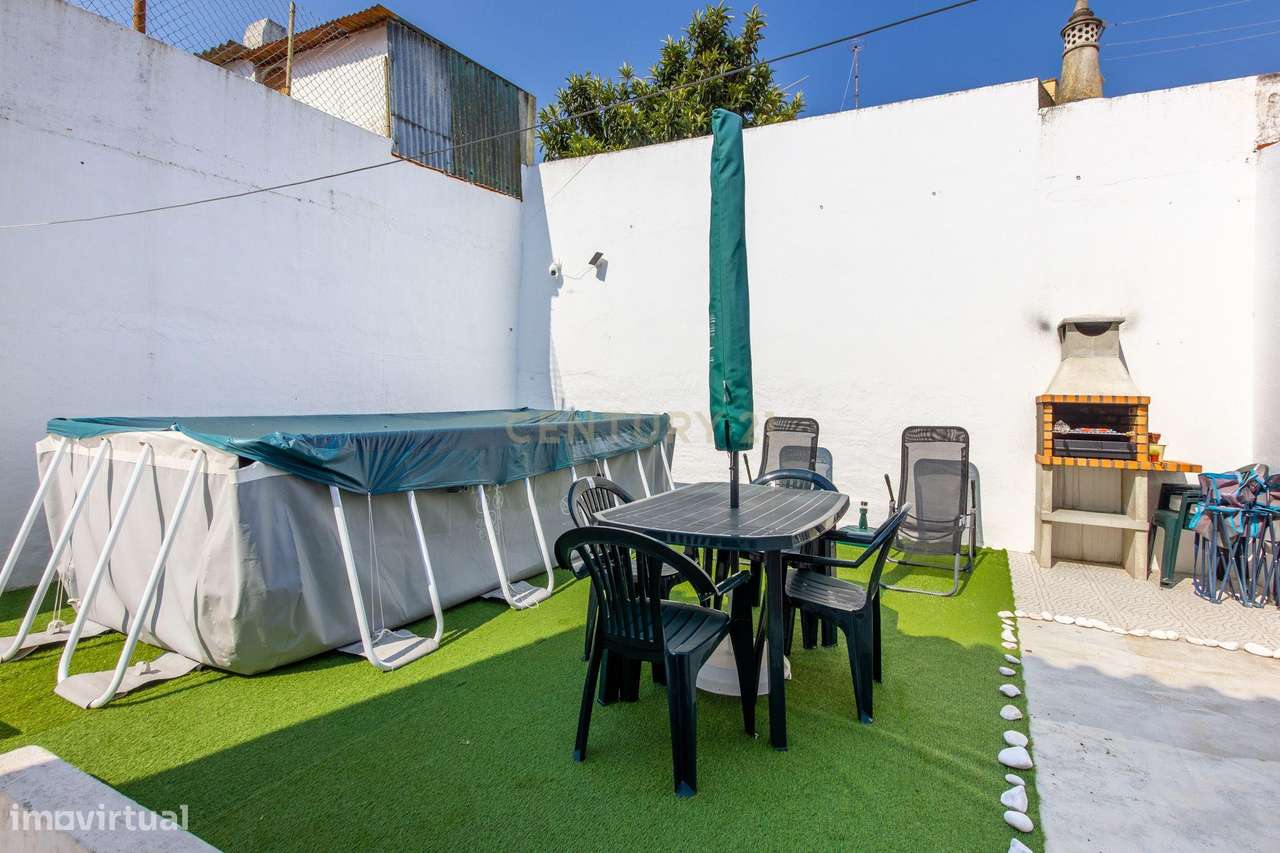 Casa Renovada em Setúbal com Vista Panorâmica-17