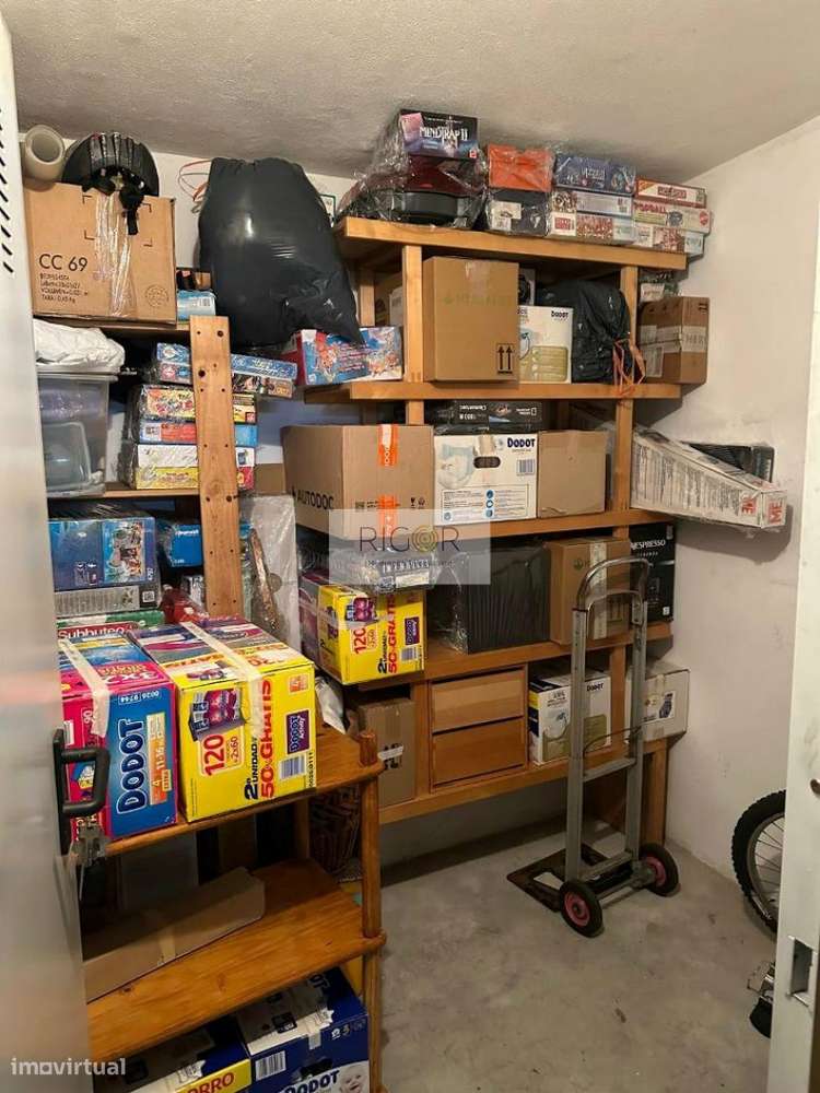 Apartamento T3 no último piso com 2 frentes de orientação na Cidade da-19