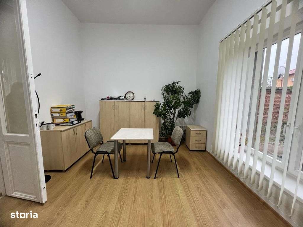 Spatiu pt. BIROU sau CABINET - Imagine principală: 5/10