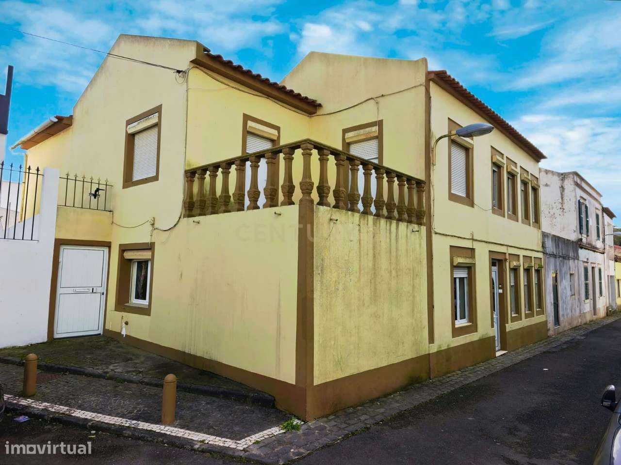 Moradia T5 + Anexo T1 com elevado potencial de rentabilização em Ponta - Grande imagem: 2/44