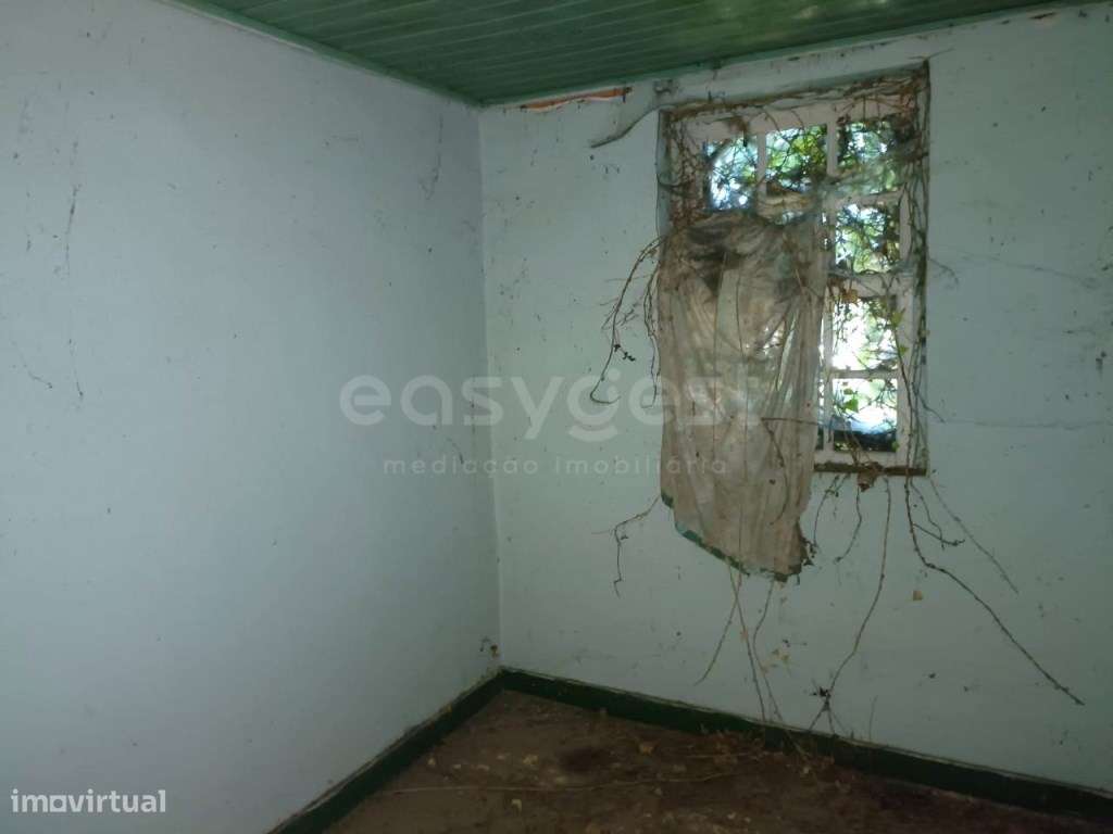 Moradia Isolada, localizada em Santa Ovaia de Baixo - Grande imagem: 5/19