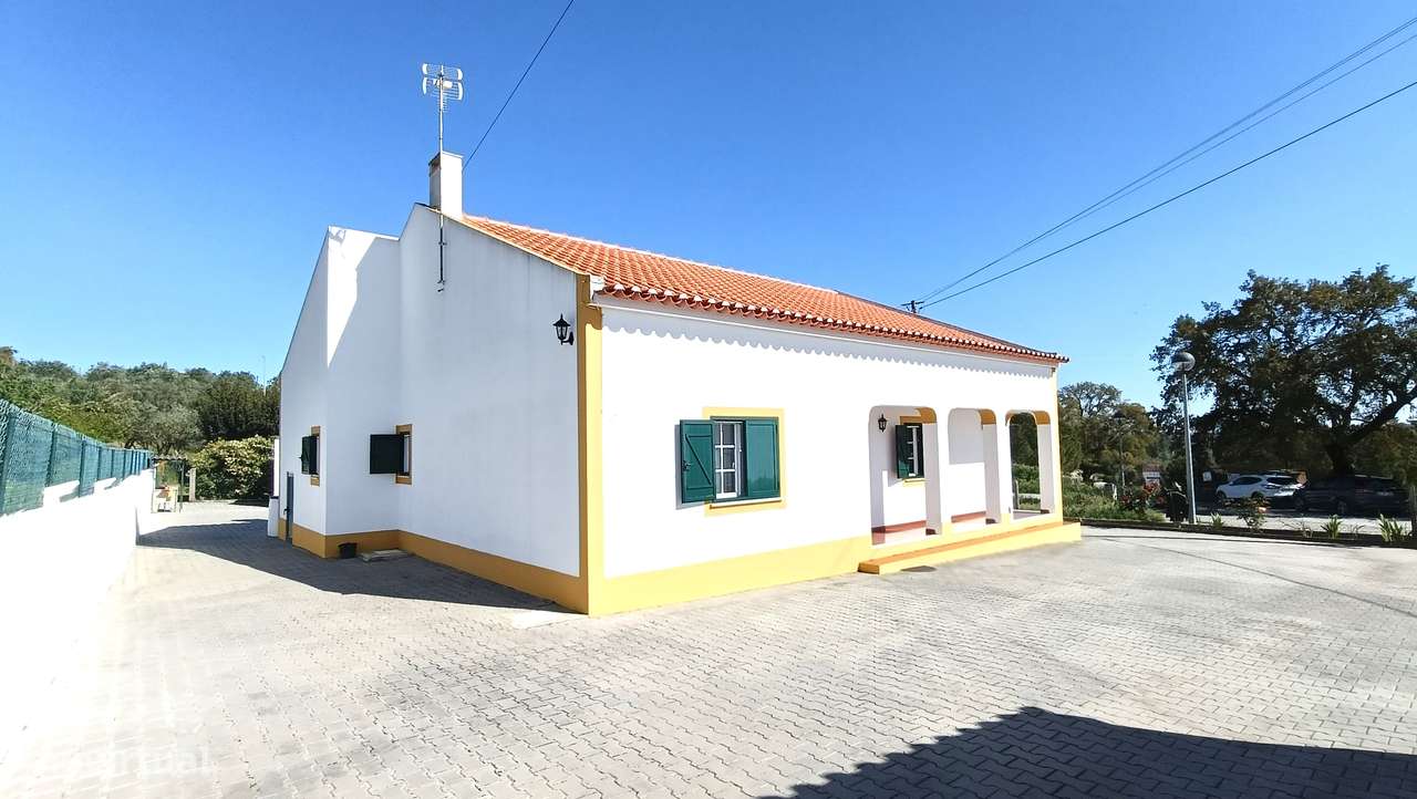 Moradia térrea isolada inserida em lote 2250 m2-4