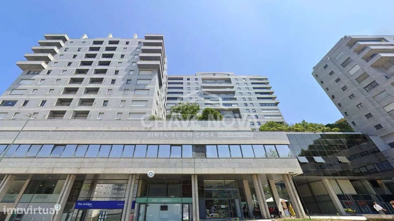 2 Escritórios c/ 74m2 em frente à Estação de Metro Galiza (Porto) - Grande imagem: 2/23