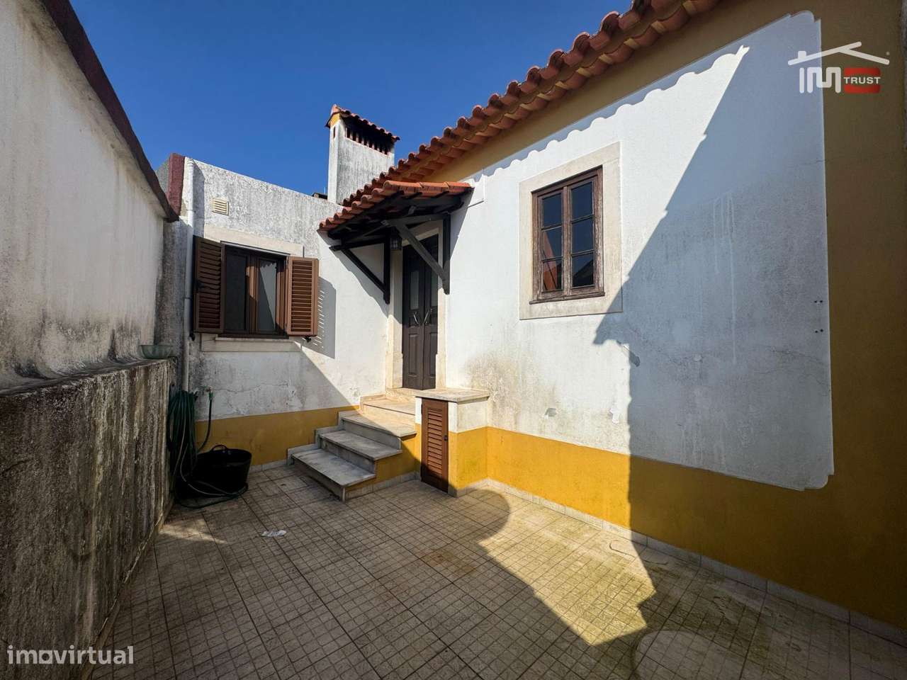 Moradia T2 habitável com terreno (imovel com licença de utilização)-25