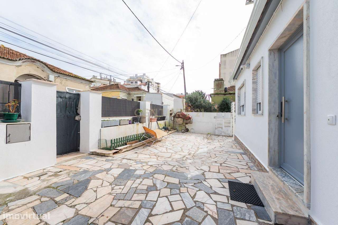 Propriedade com duas moradias geminadas-37