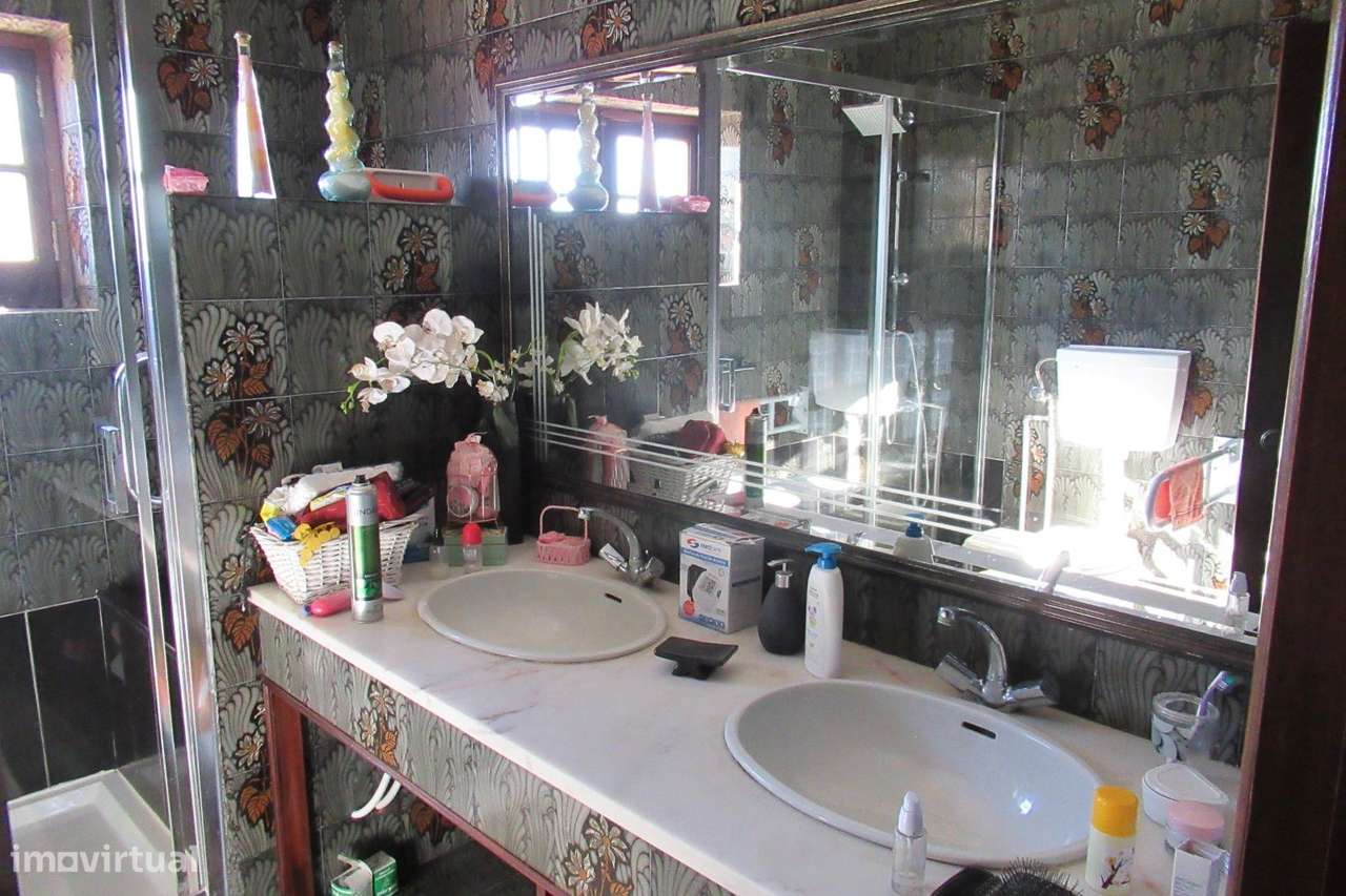 MORADIA ISOLADA COM COMÉRCIO E MORADIA DE R/C.-9