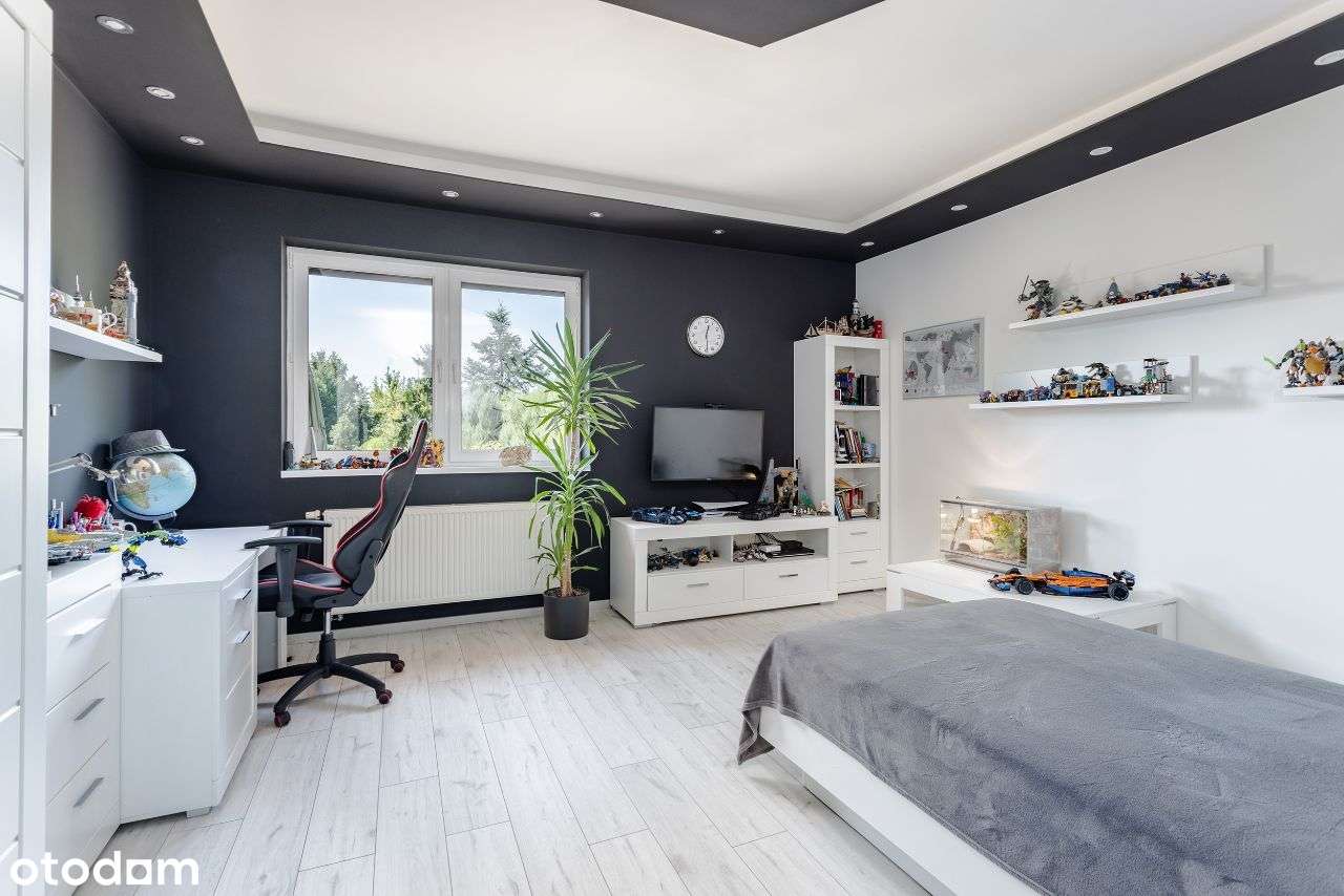 Duży dom z ogromnym ogrodem w pięknej okolicy-11