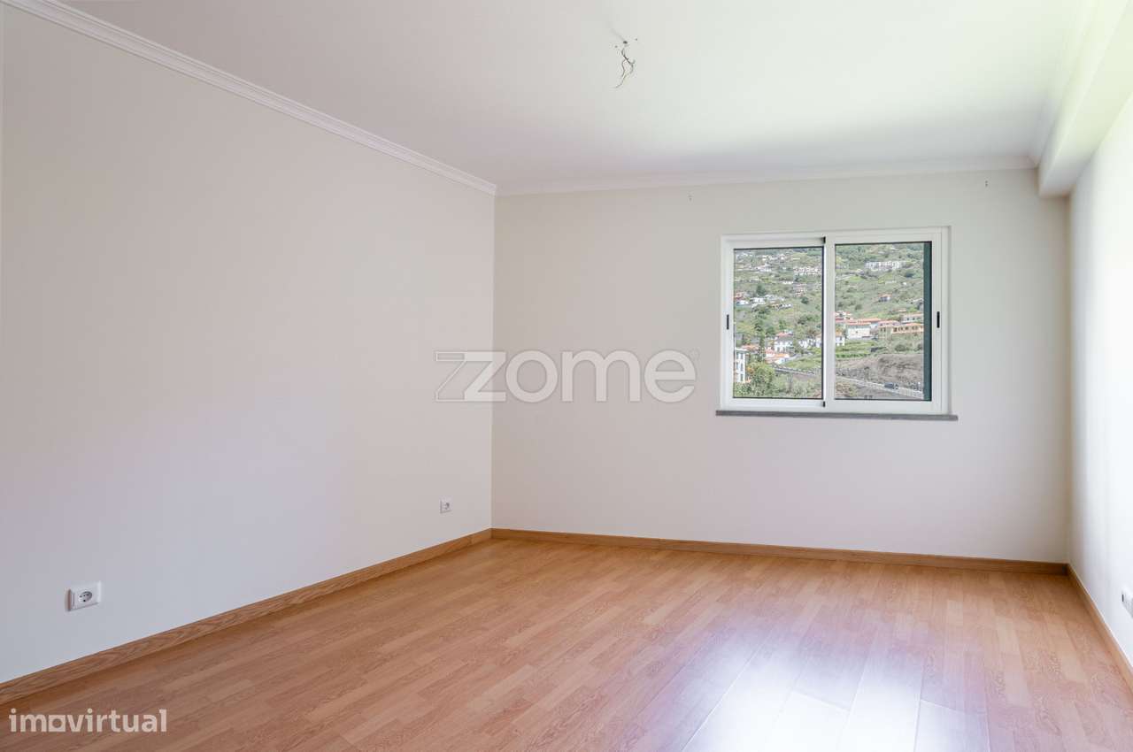 T2 Novo com Amplas Áreas, Piscina Aquecida e Excelente Localização-10