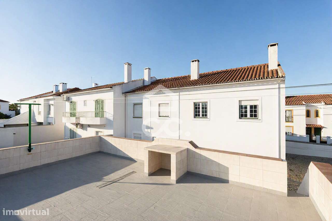 Moradia T3 c/ Garagem, Quintal e Terraço no Bairro da Casinha, em Évor-20