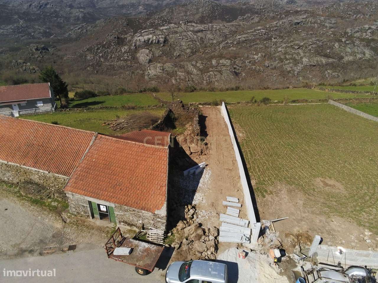 Terreno com Ruina em Pitão das Junias, zona do geres-11