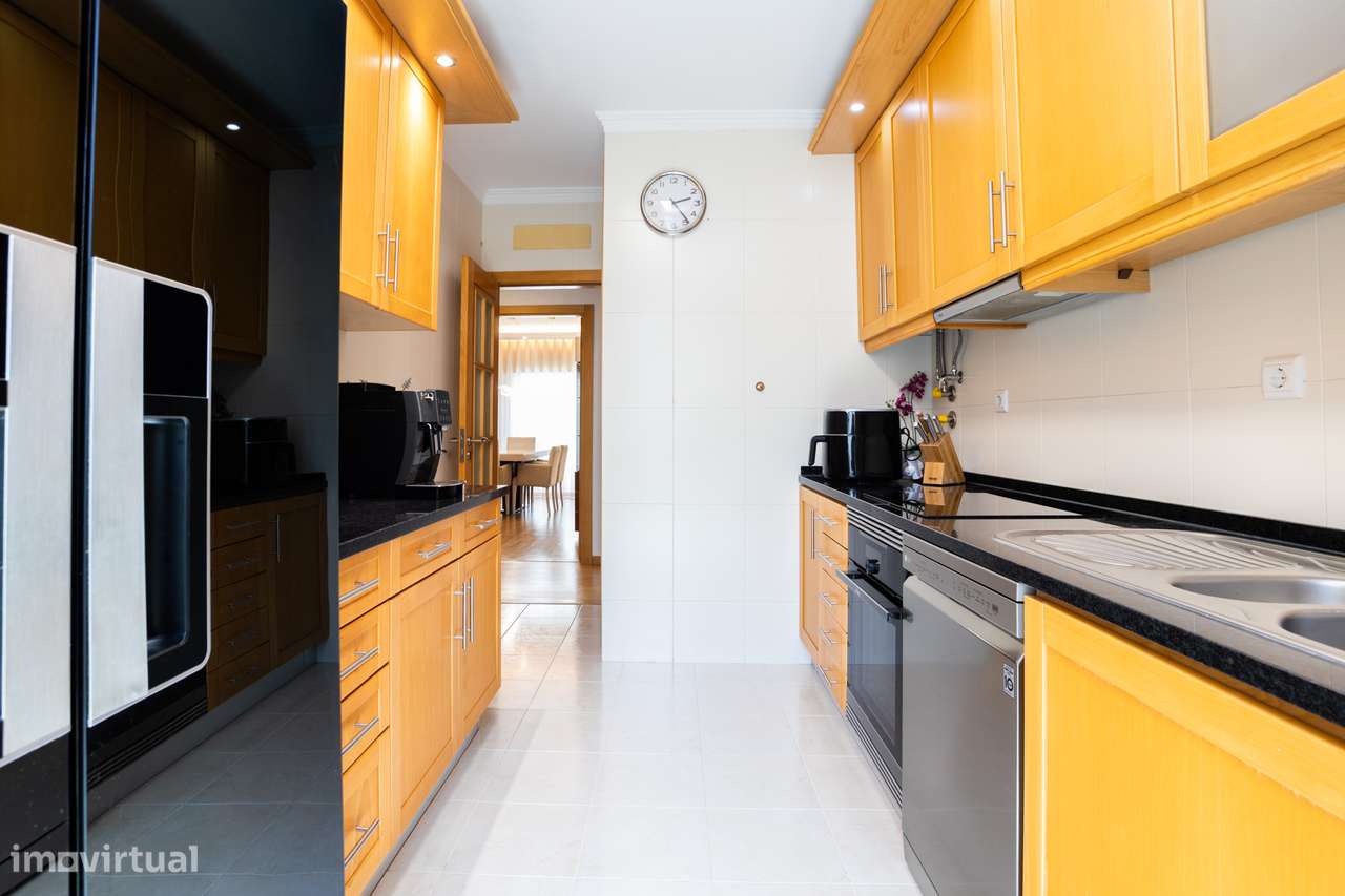 Descubra o Lar Perfeito: Apartamento T3 com Piscina e Jardim em Condom-25