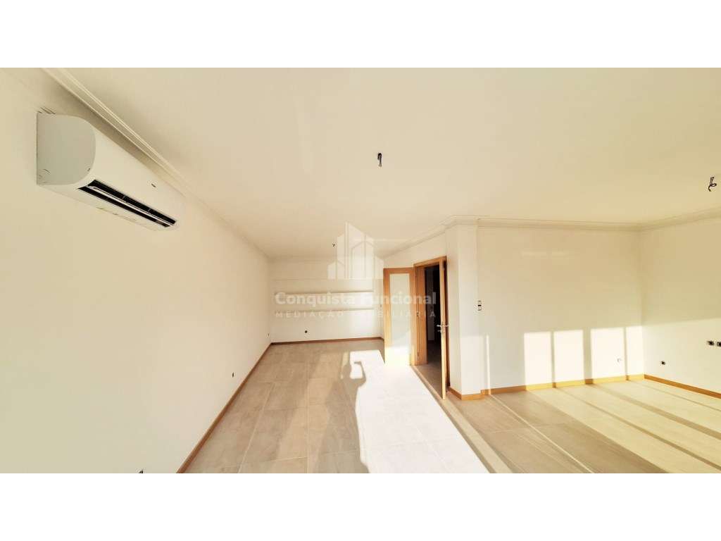 Moradia T4+2 | Valbom| Terraço e Churrasqueira-2