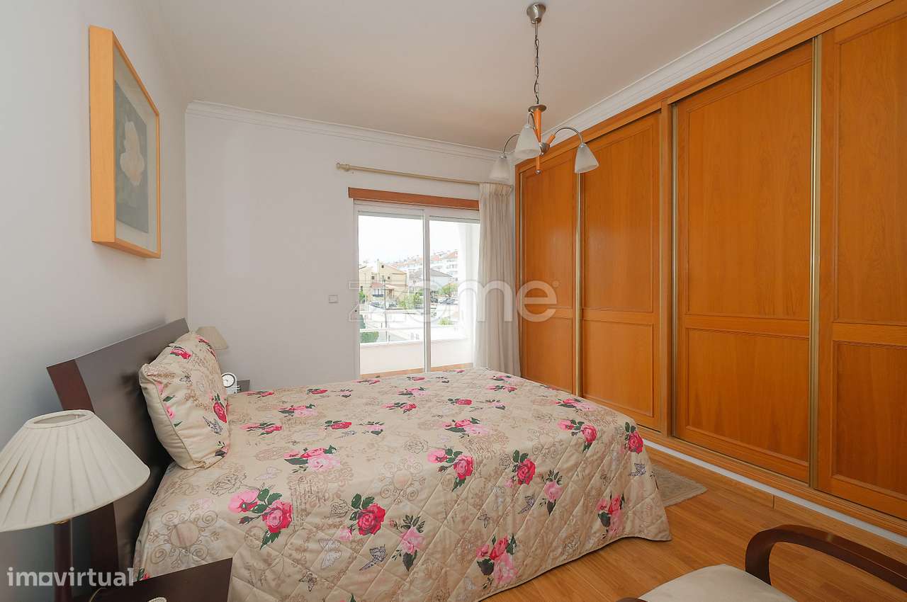 Apartamento T2 com 3 Lugares de Garagem | Alvide, Alcabideche, Cascais-17