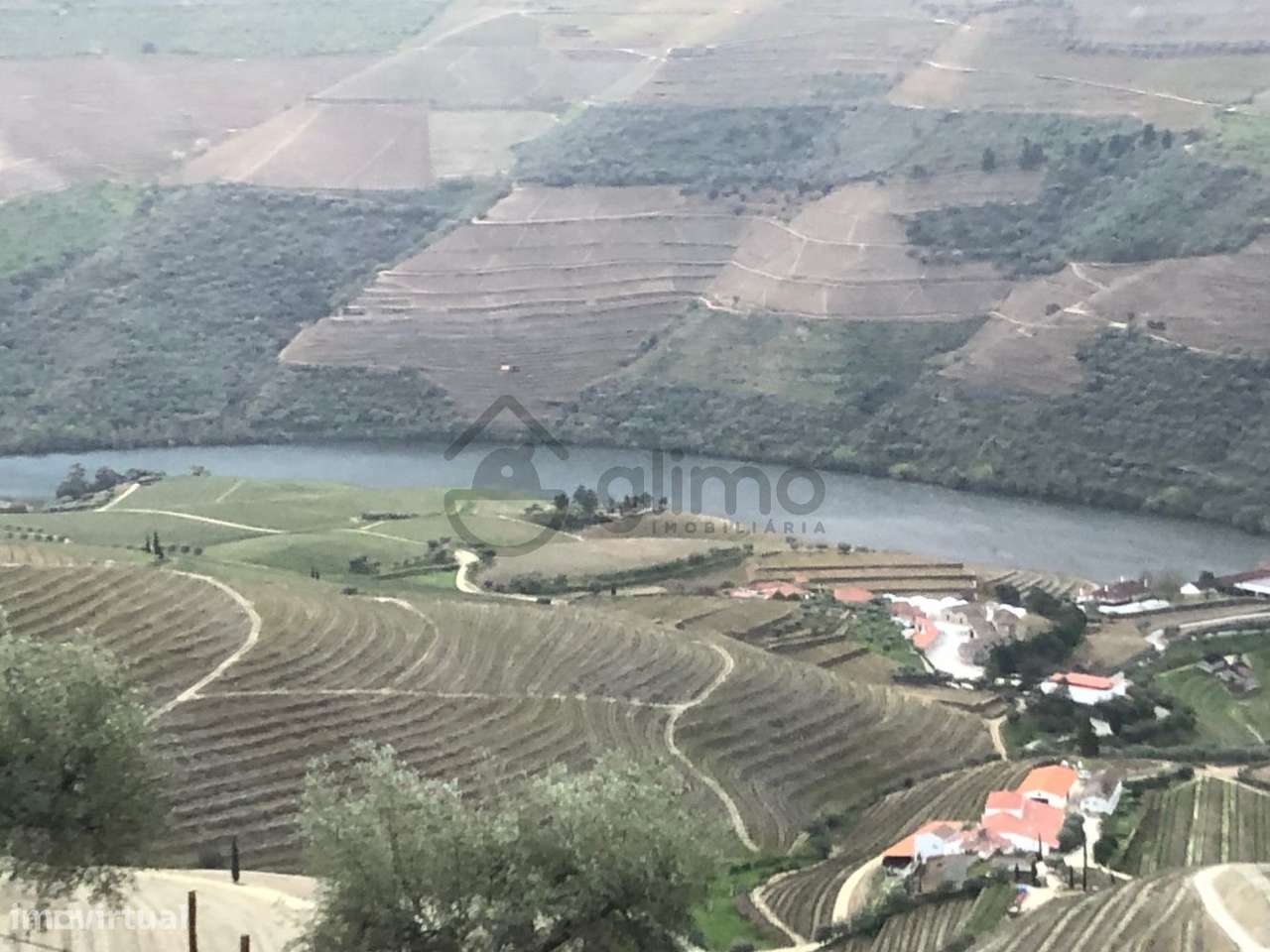 Moradia com dois Pisos - Grande imagem: 2/24