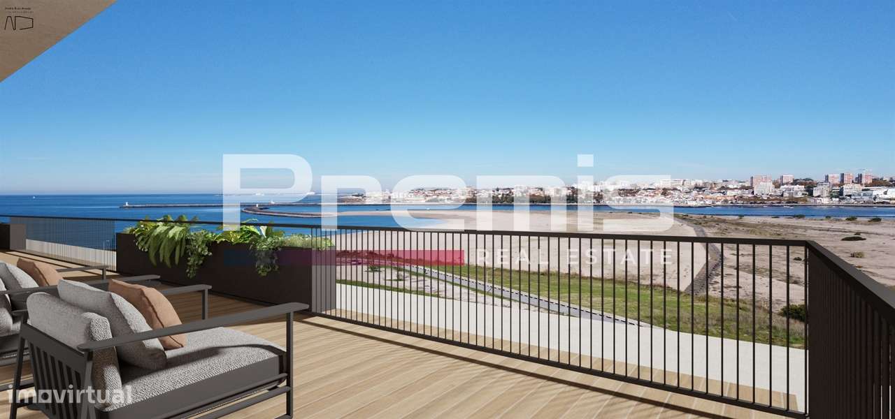 Penthouse T4 de Luxo na 1ª Linha de Mar – Vistas Panorâmicas Rio e Mar-18