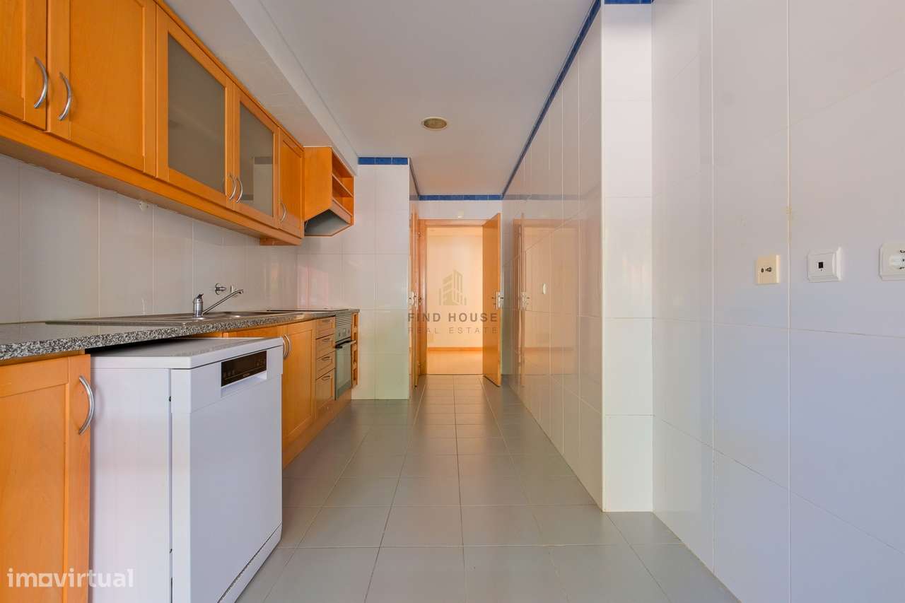 Vende-se T1 com garagem no Parque de São Domingos, em São Domingos de-21