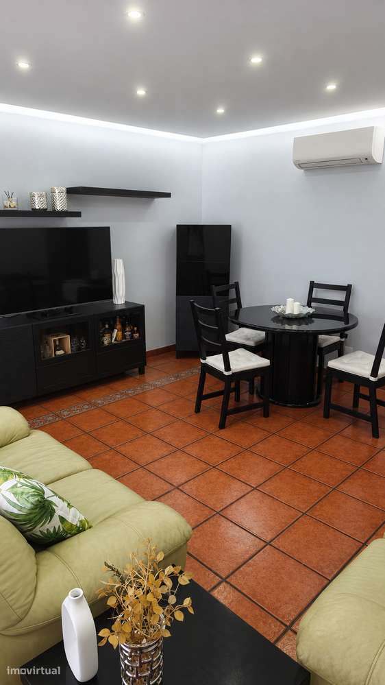 T3 Brandoa, totalmente renovado com garagem-12