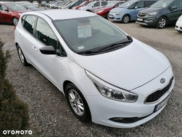 Kia Ceed - 4