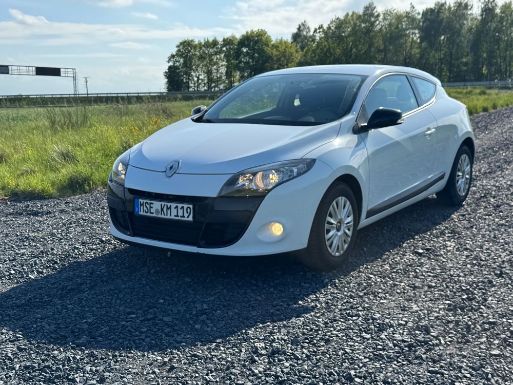 Renault Megane III 1.6 16V Confort Dynamique 2011