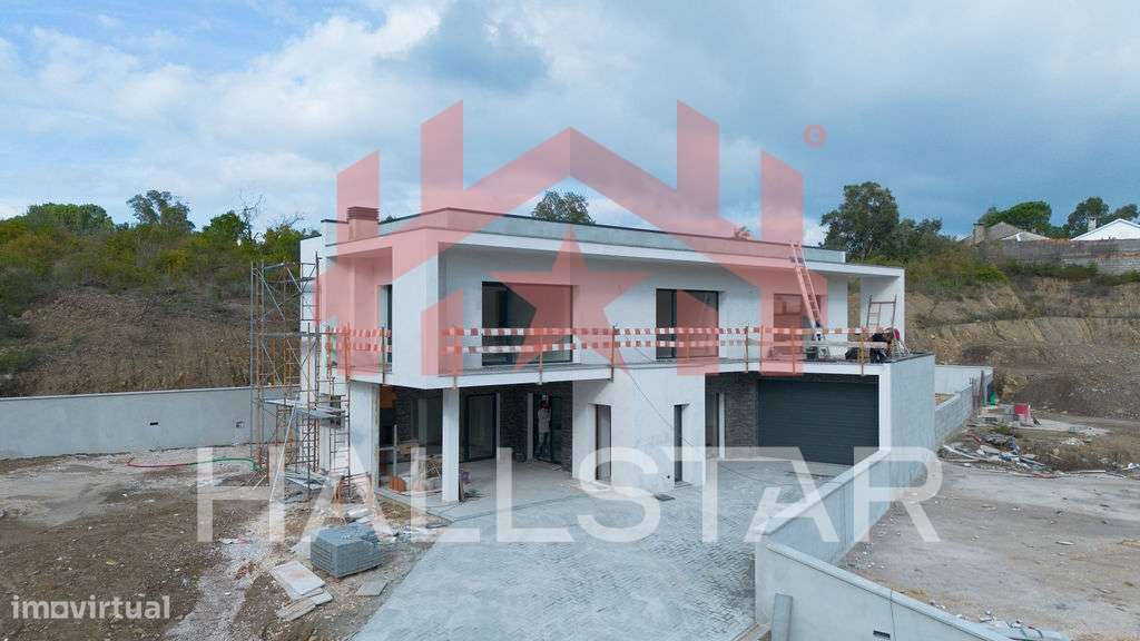 Moradia T4+1 / 2 Suites / Parceiros-2