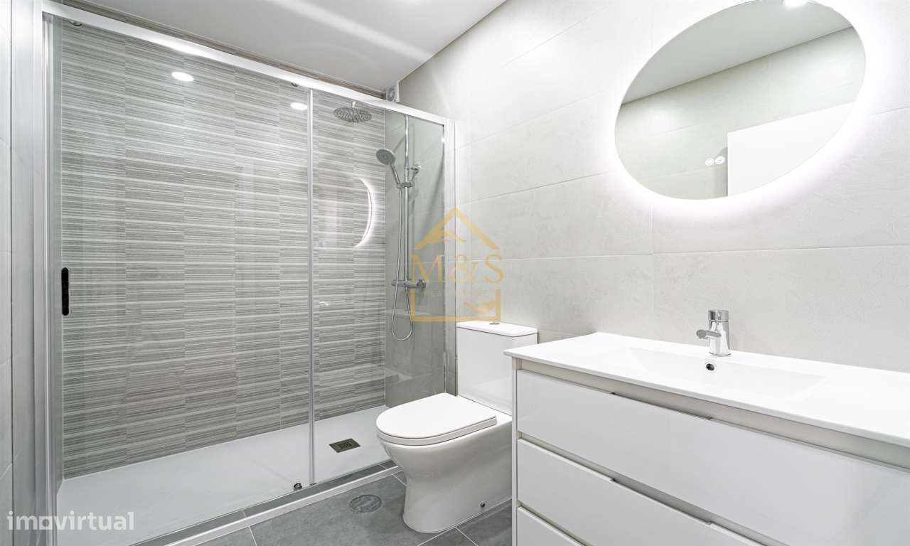 Apartamento T2 Remodelado, Jardim Privativo, Praça Velasquez- Porto-18