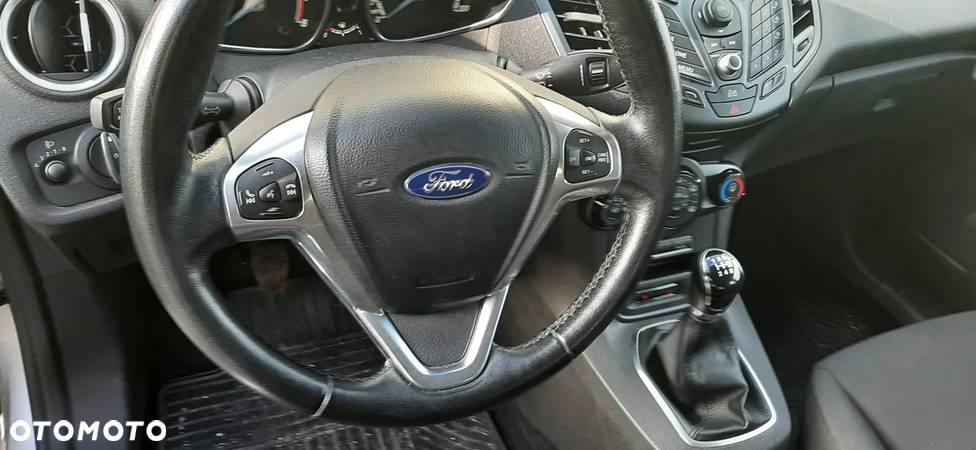 Ford Fiesta 1.0 EcoBoost Titanium - 24