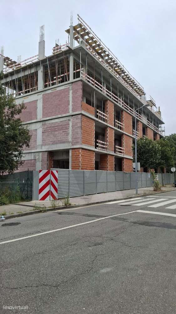 T2 Novo com Varanda - Grande imagem: 4/25