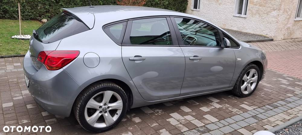 Opel Astra 1.4 ECOFLEX Cosmo - 8