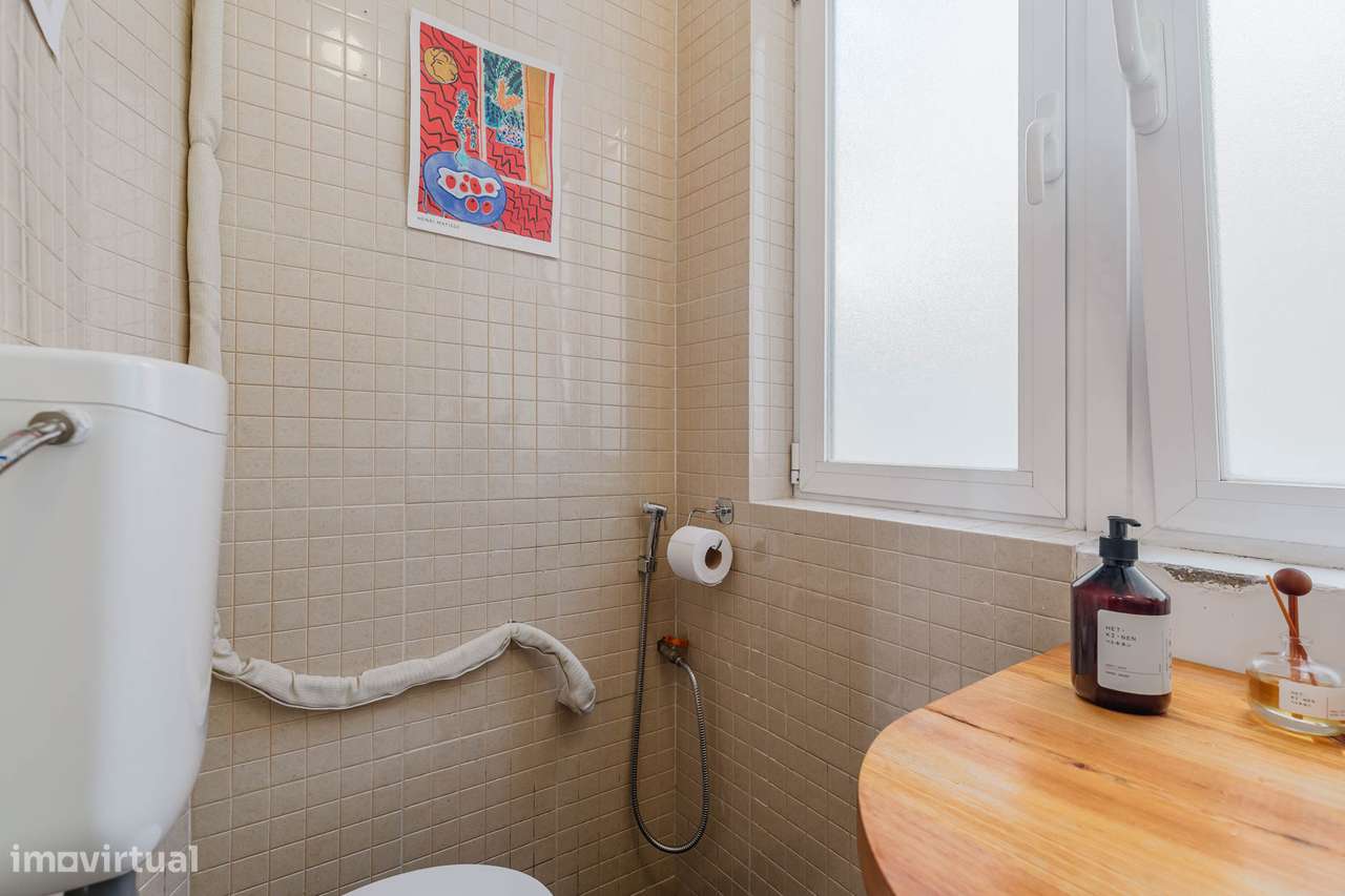 Garrafeira, mercearia para trespasse na Rua Tenente Ferreira Durão-18