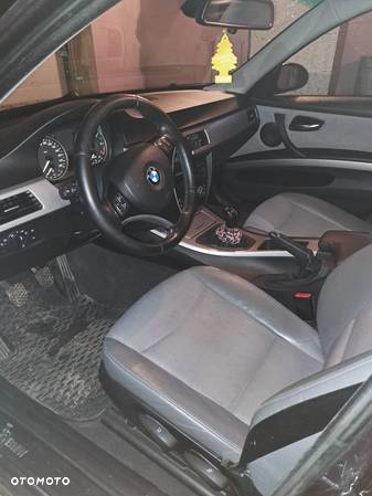 BMW Seria 3 320i - 2