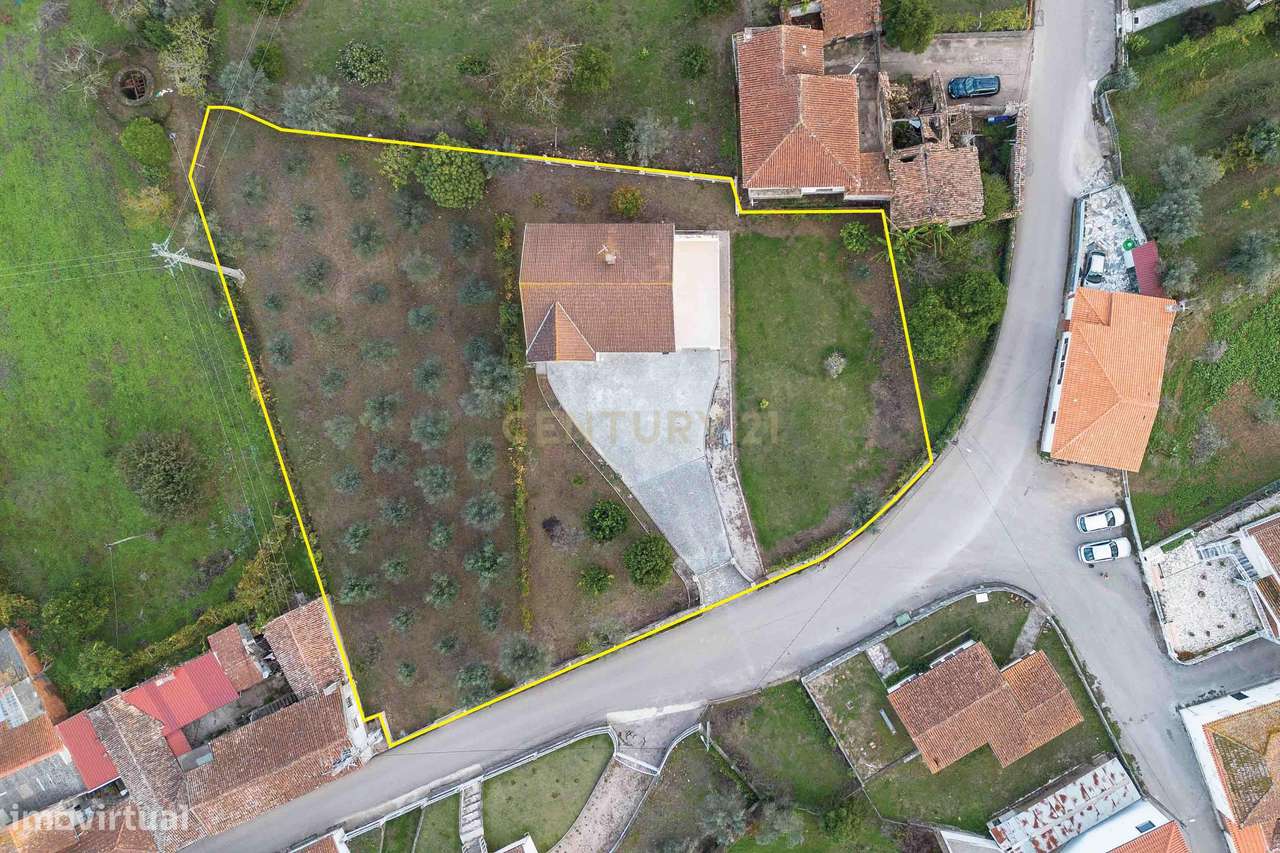 Vende-se Moradia T4 na Póvoa da Abraveia – Vila Nova de Poiares-33